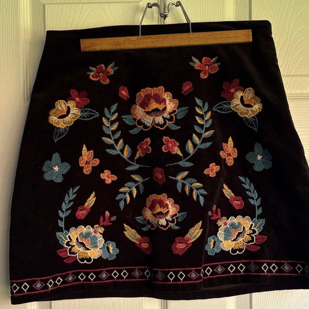Miami Black Floral Embroidered Mini Skirt